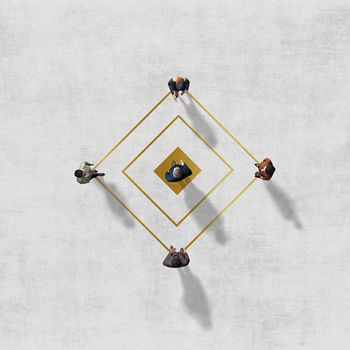 gold diamond with 3D people standing at each point