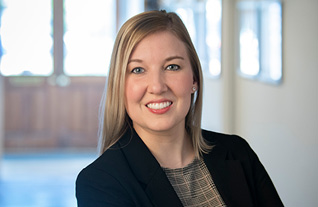 Headshot of Commerce Trust's Stephanie Dawson