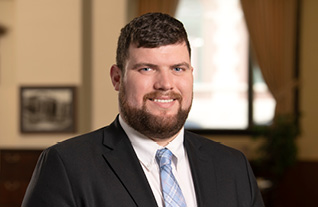 Headshot of Commerce Trust's Derek Gibson