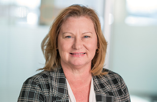Headshot of Commerce Trust's Carla Hsie