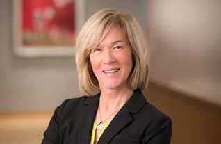 Headshot of Commerce Trust's Beth Kinzel