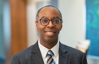 Headshot of Commerce Trust's Kevin Robert