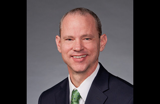 Headshot of Commerce Trust's Drew Spencer